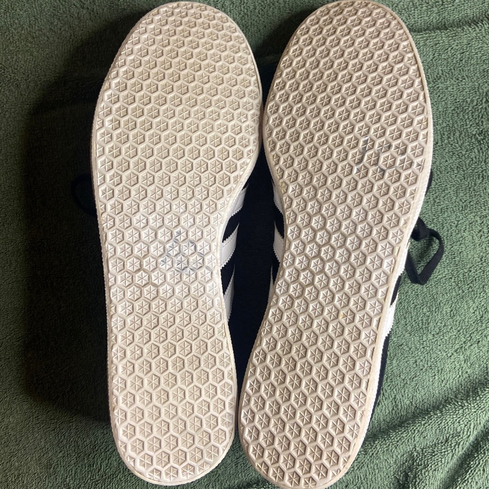 (SOLD) Adidas Originals Gazelle Suede Shoes - Picture 7 of 9
